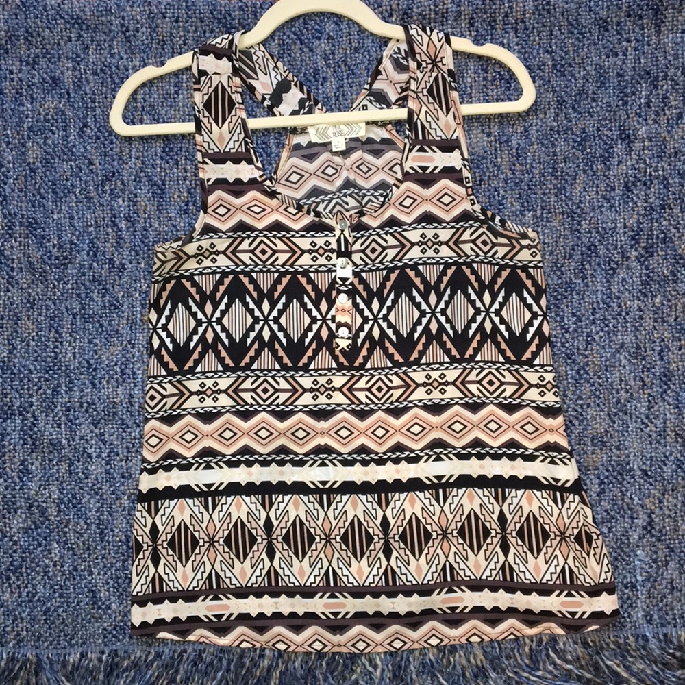 Tribal Pattern Tank Top - Picture 2 of 5